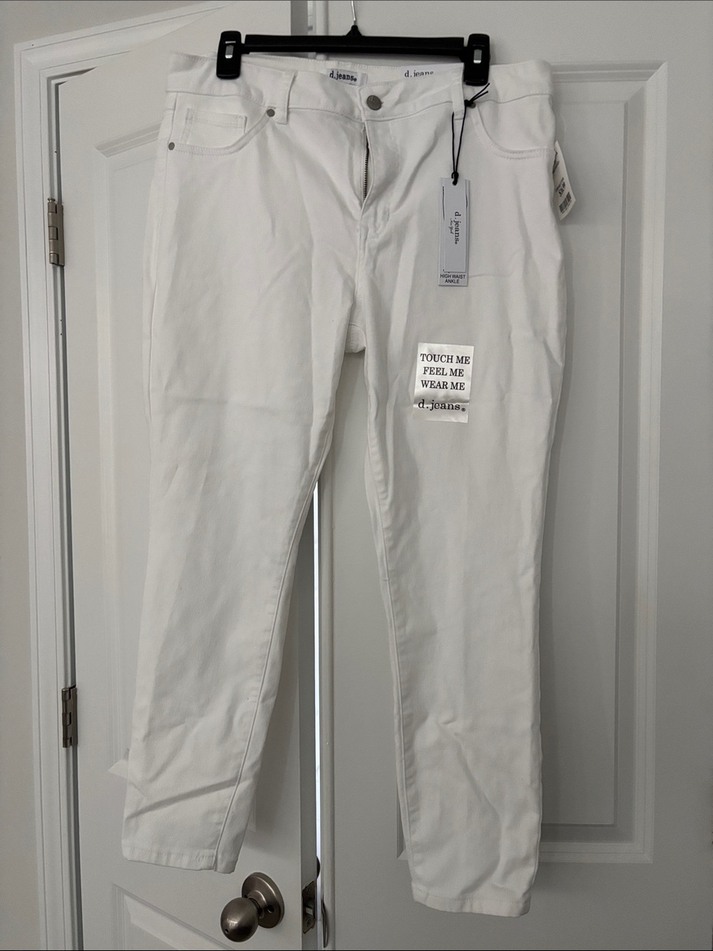 d. jeans White Ankle Slim Crop Jeans